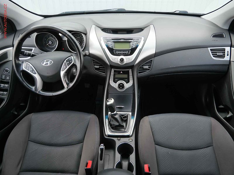 Hyundai Elantra (2011) 1.6i 16V, ČR, AC, tempo - fotka 8 z 17