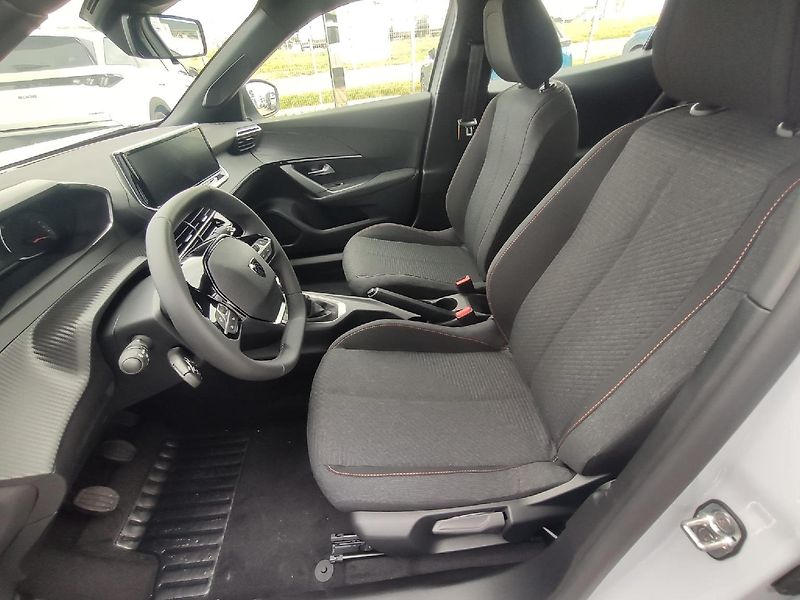 Peugeot 2008 (2026) STYLE 1.2 100k MAN6  - fotka 21 z 24