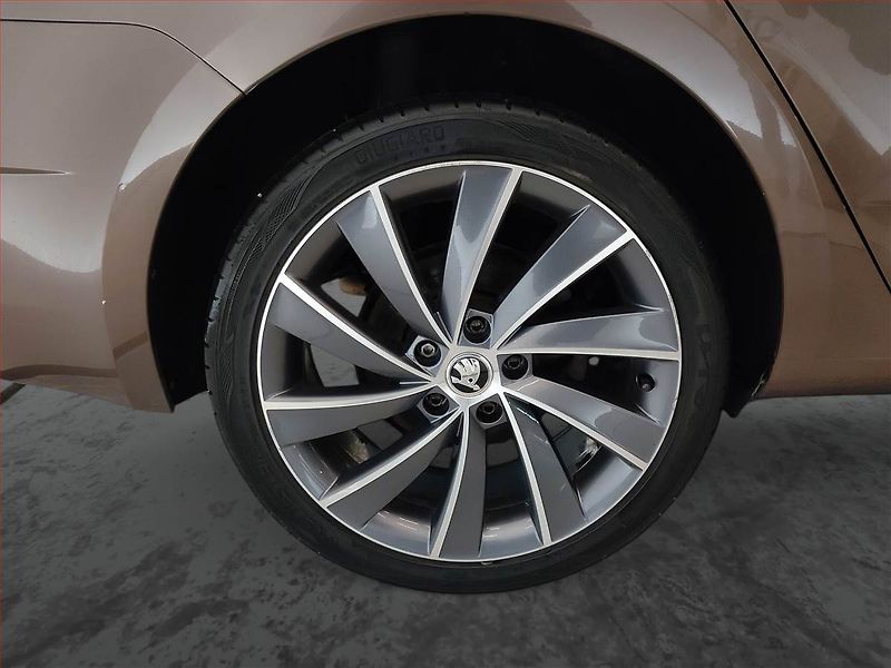 Škoda Octavia (2017) Laurin&Klement 2.0 TDI, 4X4 - fotka 15 z 18