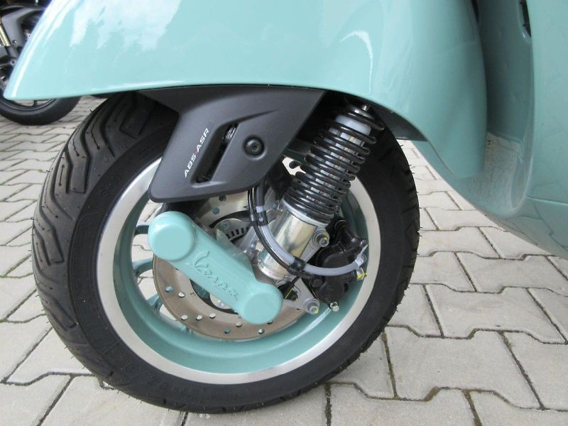 Vespa (2026) GTS 310 80th e5+ - fotka 9 z 16