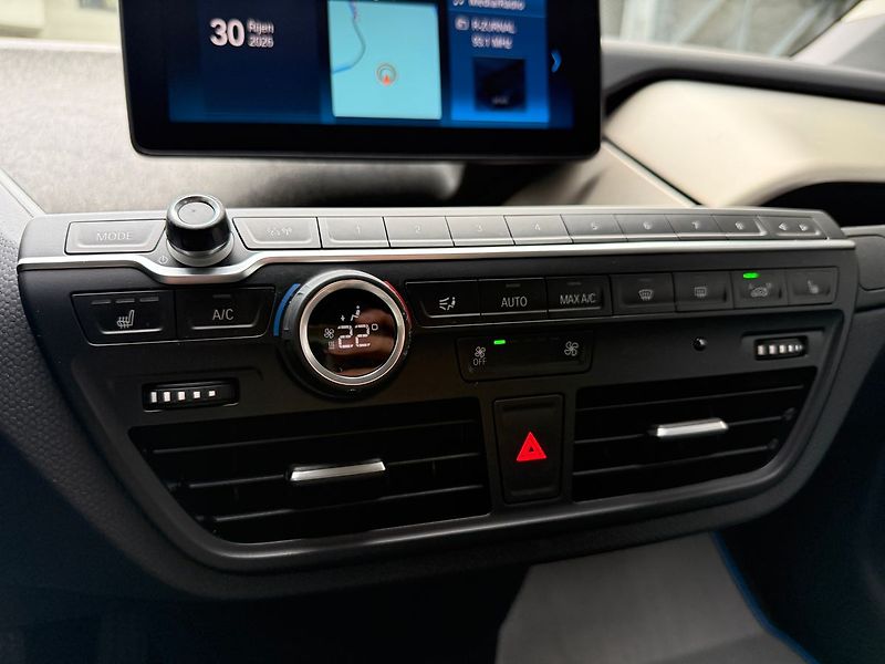 BMW i3 120Ah Kamera Tepelné čerpadlo - fotka 20 z 32