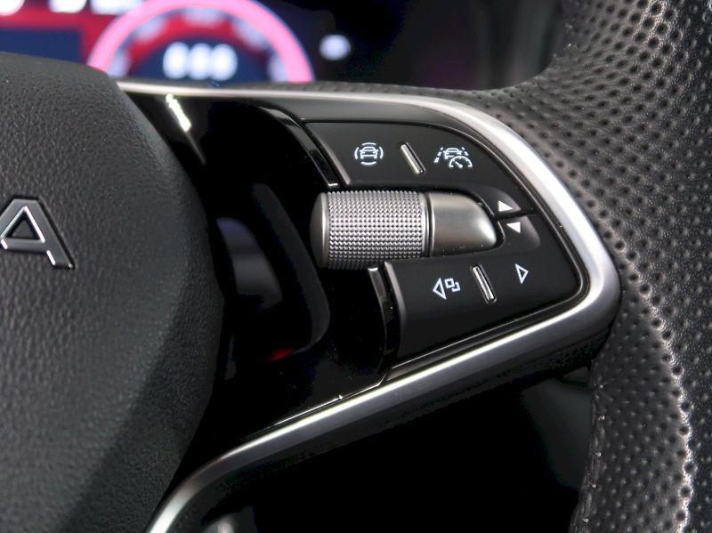 Škoda Karoq (2026) SPORTLINE 2.0TSI 140KW DSG - fotka 21 z 42