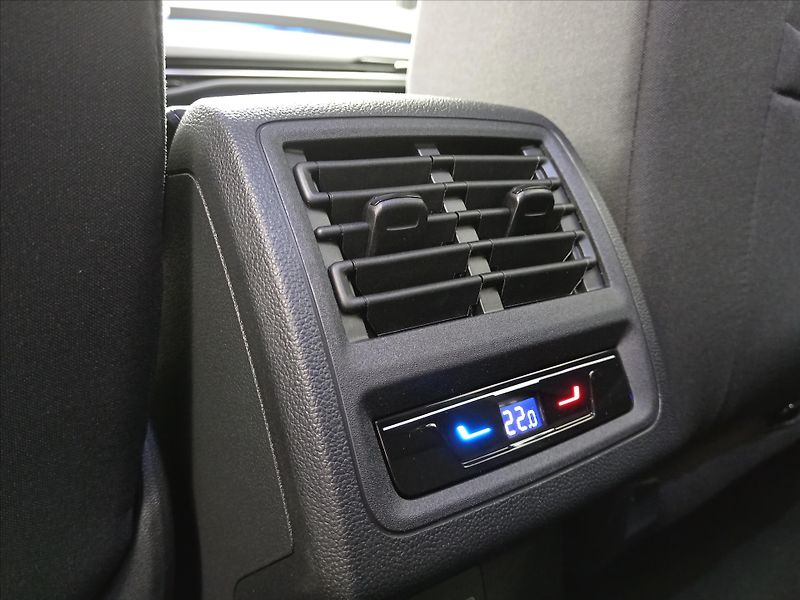 Volkswagen Golf (2025) 1,5   TSI People - fotka 12 z 16