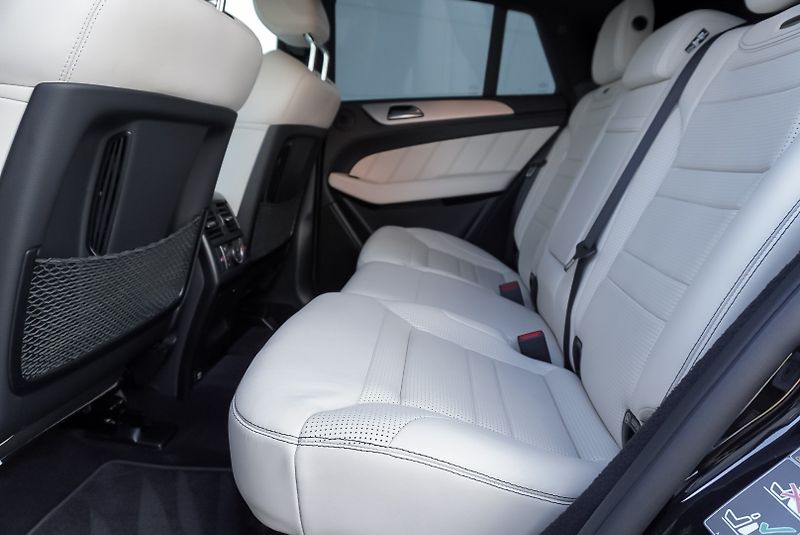 Mercedes-Benz GLE 63S AMG 4M - fotka 50 z 50