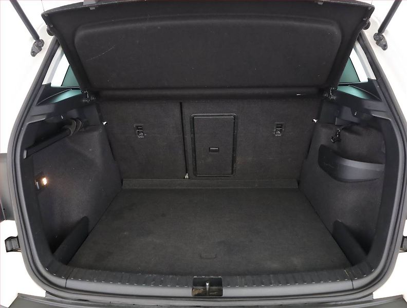 Škoda Karoq (2020) Style 1.6 TDI, ČR,1.maj - fotka 16 z 17