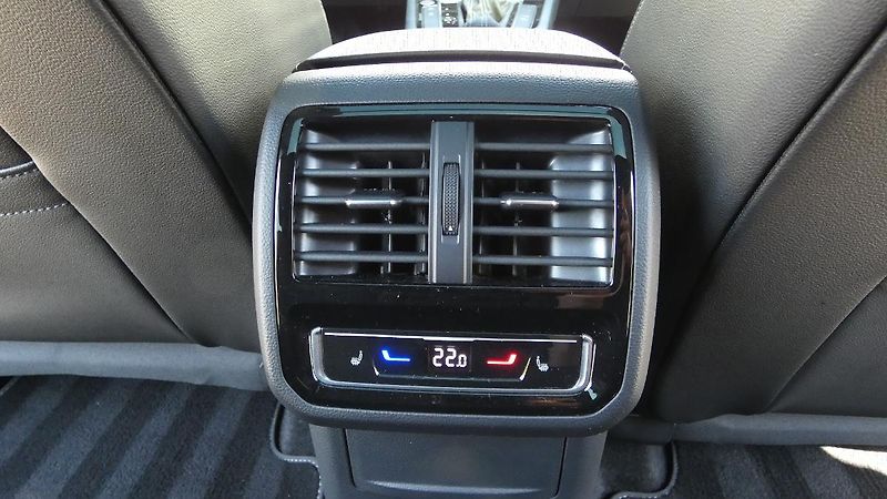 Volkswagen Arteon Shooting Brake 2.0 TDI DSG 4Mo - fotka 23 z 26