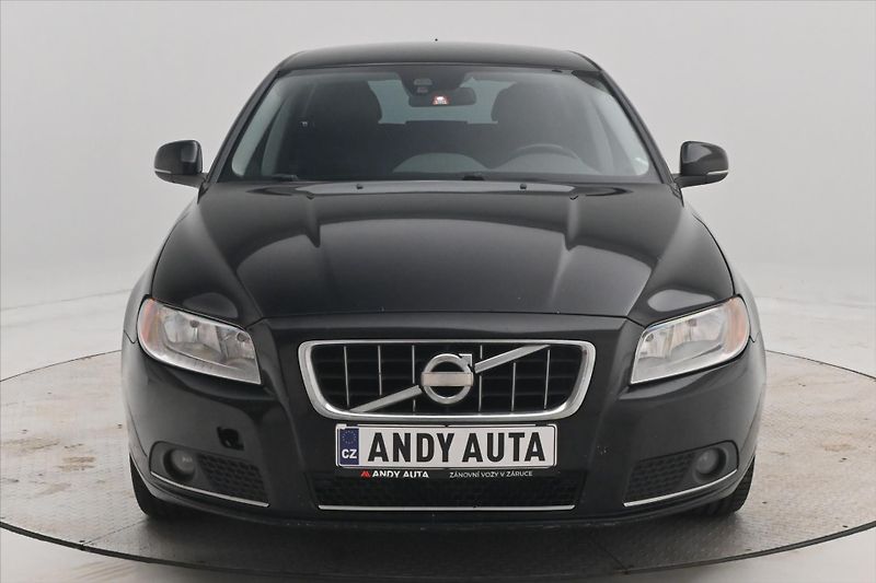 Volvo V70 2,0 120kW D4 Manuál Tažné - fotka 2 z 29