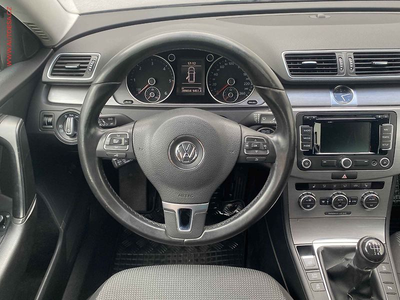 Volkswagen Passat (2013) 2.0 TDI, Navi, bixen - fotka 11 z 18