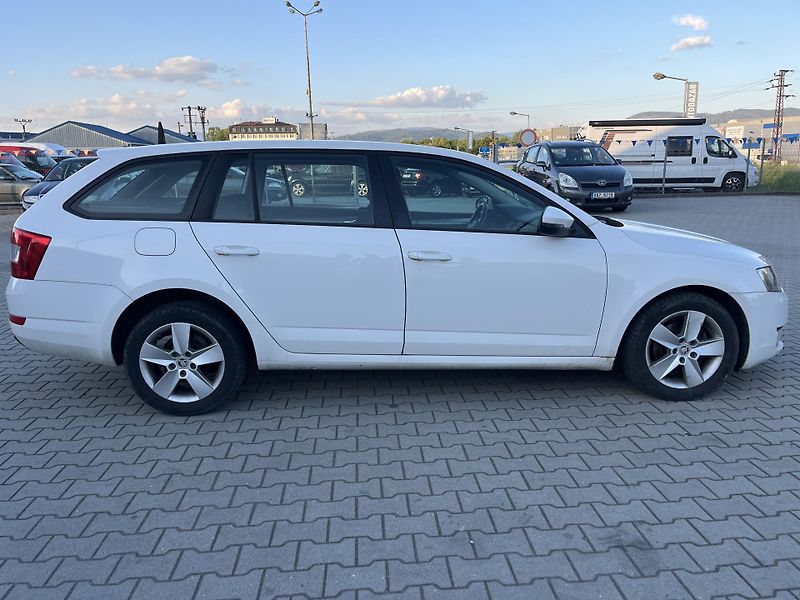 Škoda Octavia (2013) III kombi 1.6 TDi - fotka 6 z 12