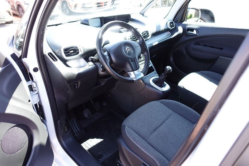 Citroën C3 Picasso 1,4VTi 70kW M/T Exclusive - fotka 10 z 26
