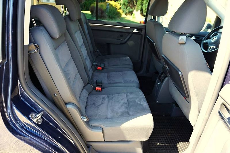 Volkswagen Touran (2011) 2,0 TDI 103 kW - fotka 14 z 48