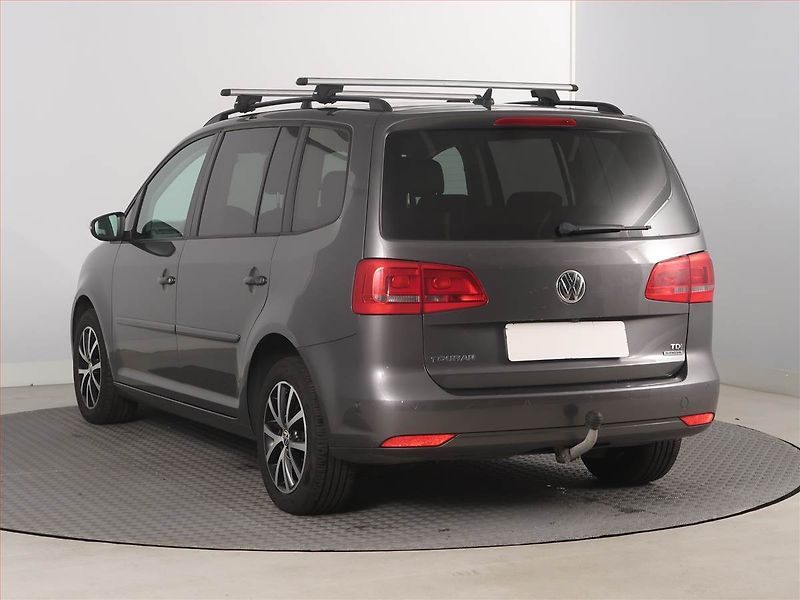 Volkswagen Touran (2013) 1.6 TDI, Automat, 7 míst, Navi - fotka 4 z 20