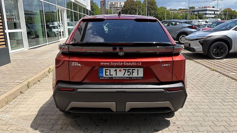 Toyota C-HR Style Dynamic 73 kWh  FWD - fotka 5 z 18