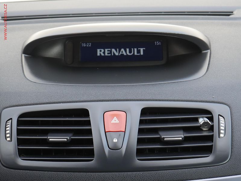 Renault Mégane (2011) 1.6 i, 1.maj,ČR, AC, temp - fotka 11 z 15