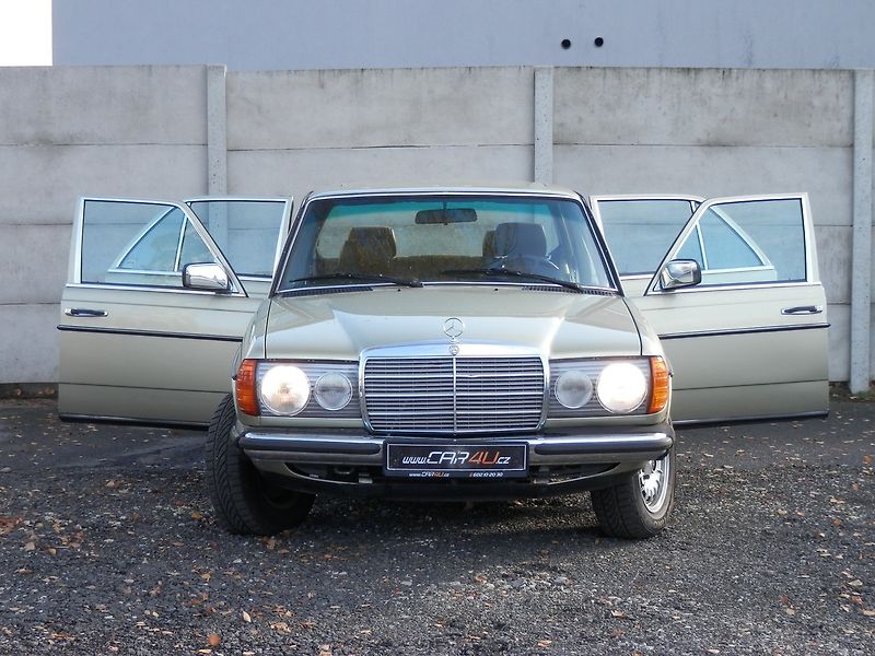 Mercedes-Benz 123 230E AUTOMAT - fotka 5 z 36