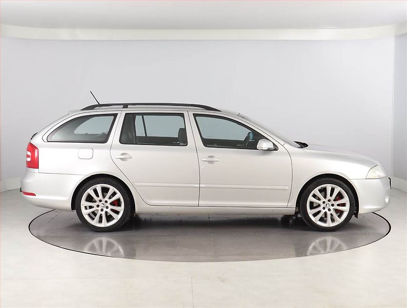 Škoda Octavia (2007) RS 2.0 TDI, Serv.kniha - fotka 6 z 19