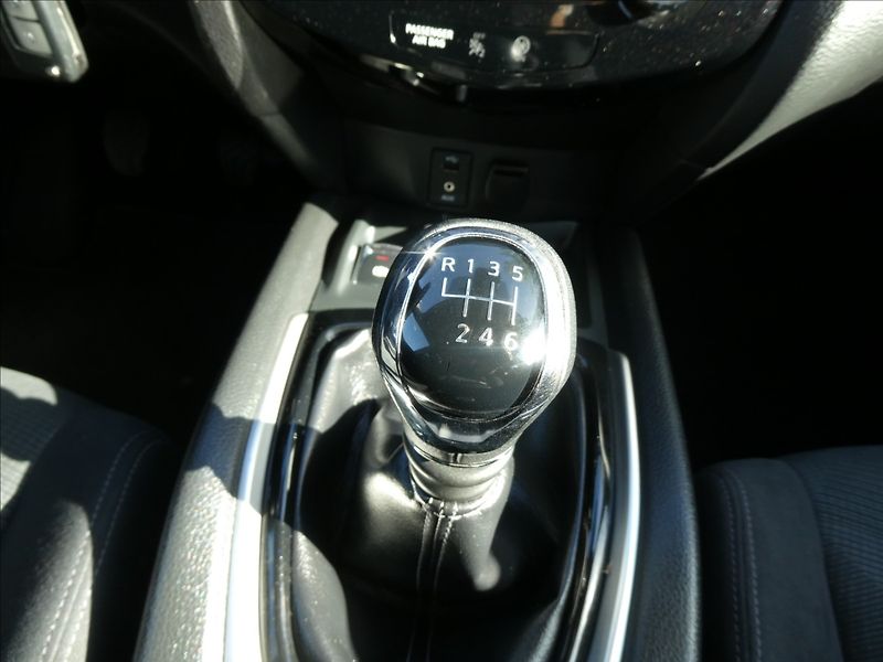 Nissan X-Trail 1,6 dCi 96kW 4x4 serviska - fotka 30 z 44