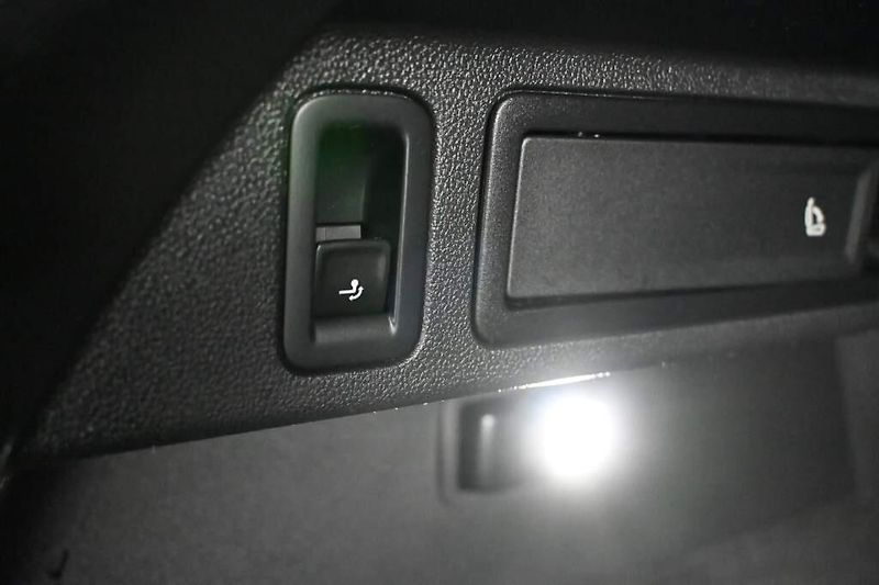 Volkswagen Tiguan (2023) 2.0 Matrix LED Tažné Kamera AC - fotka 24 z 38