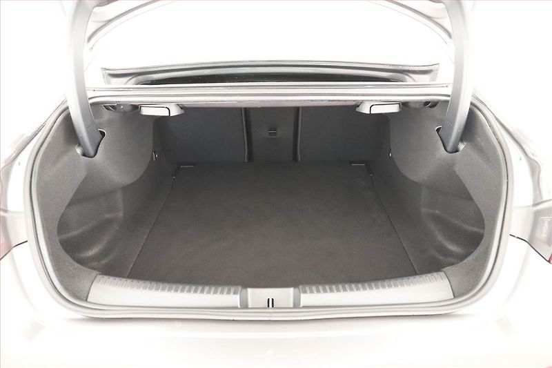 Mercedes-Benz CLA (2024) 200 d - fotka 19 z 20
