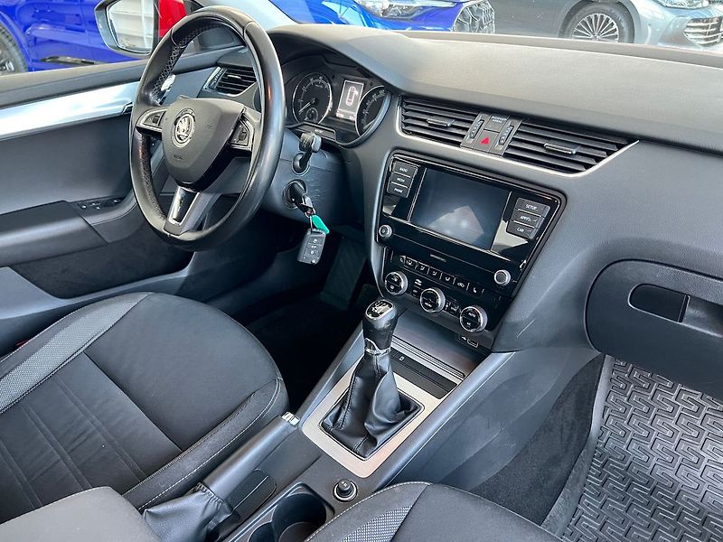 Škoda Octavia Ambition  1,5TSI 110kW - fotka 15 z 15