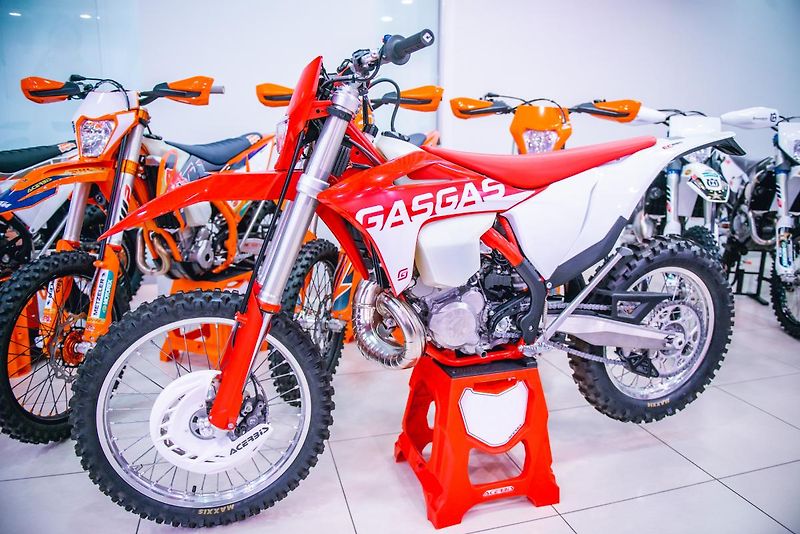 GASGAS EC 250 Racing (2022) EC 250 TPI 2T - fotka 1 z 49