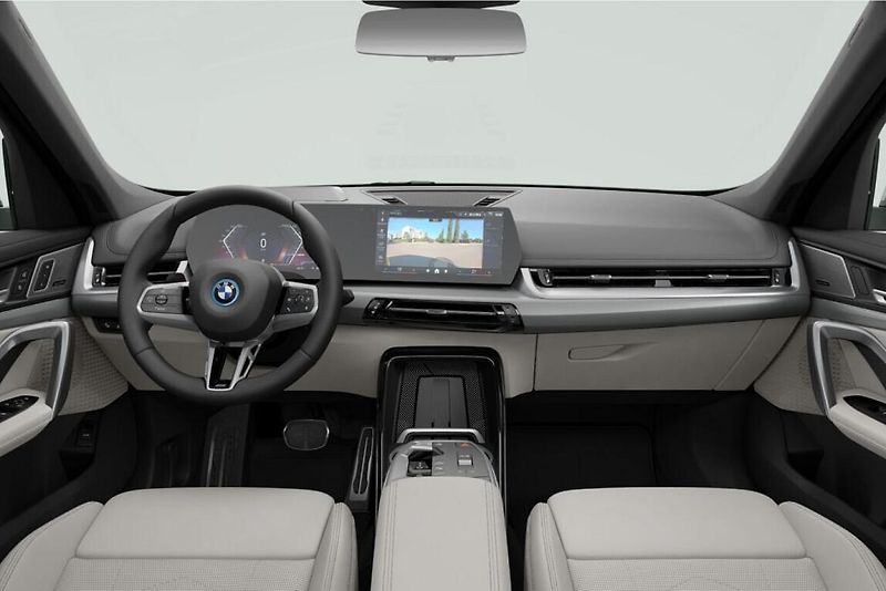 BMW iX1 xDrive30 - fotka 3 z 4
