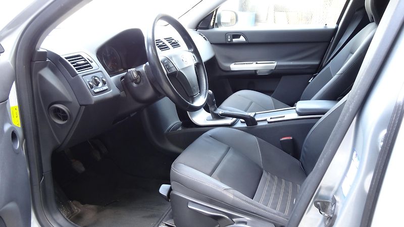 Volvo V50 Kombi 2.0TDi  - fotka 3 z 15