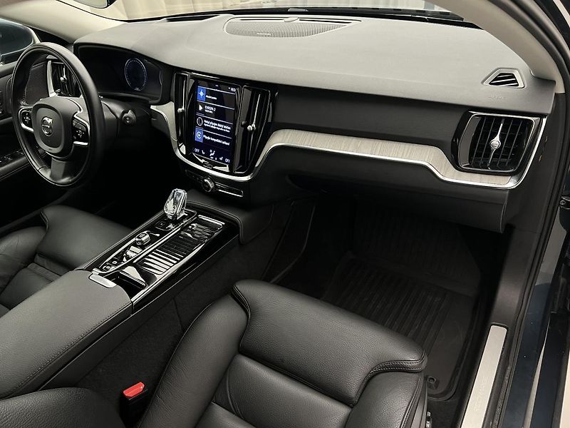 Volvo V60 T6 AWD RECHARGE INSCRIPTION  - fotka 20 z 43