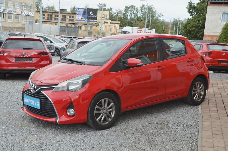 Toyota Yaris (2015) // REZERVOVÁNO //  - fotka 3 z 31