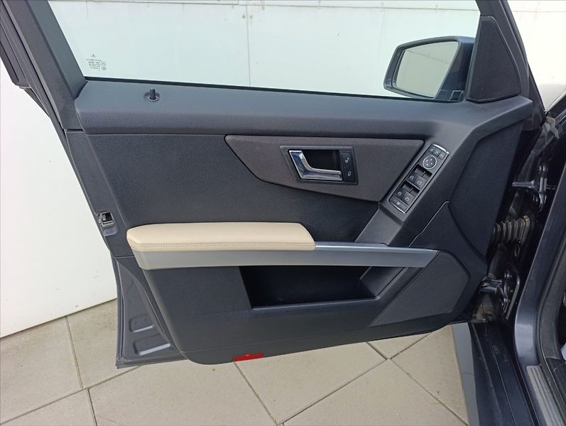 Mercedes-Benz GLK 2,1 220 REZERVOVÁNO CDi 4x4 Au - fotka 12 z 36