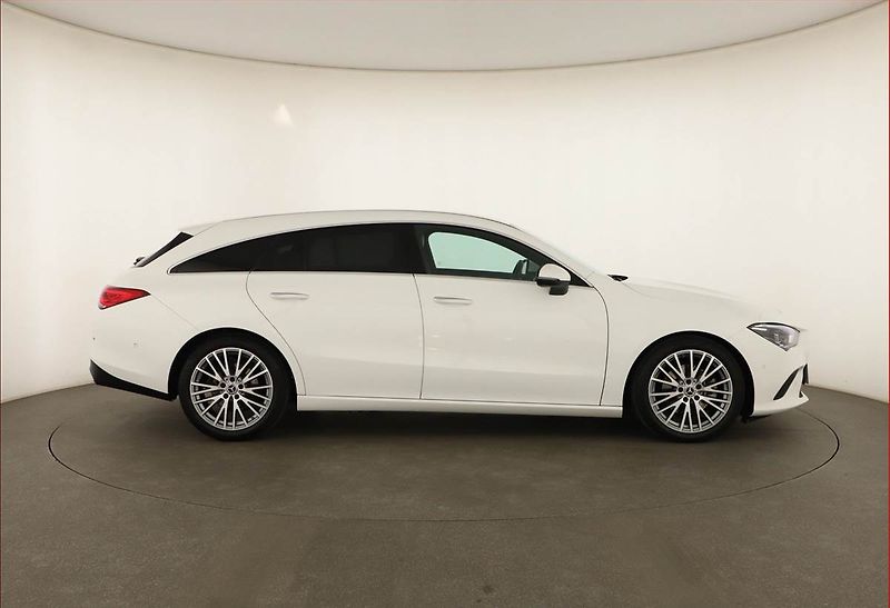 Mercedes-Benz CLA (2022) 200 d - fotka 6 z 22