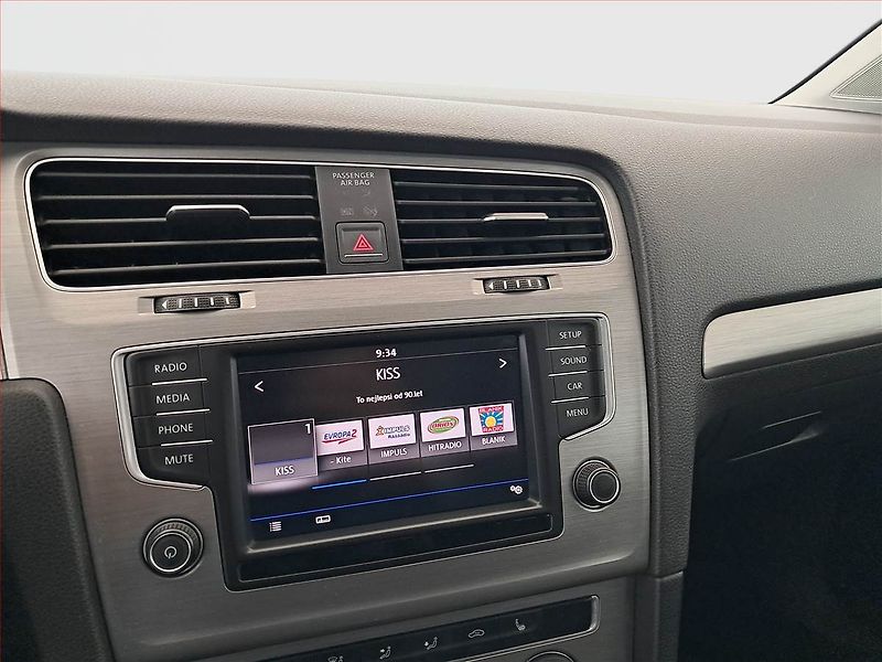 Volkswagen Golf (2017) 1.6 TDI, Serv.kniha, Xenony - fotka 12 z 19
