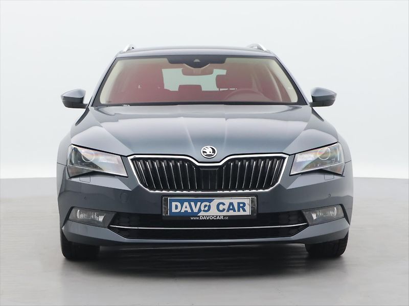 Škoda Superb 2,0 TDI DSG Style - fotka 2 z 36