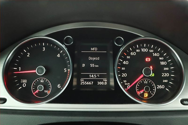 Volkswagen Passat (2011) 2.0 TDI, 4X4, Automat - fotka 13 z 15