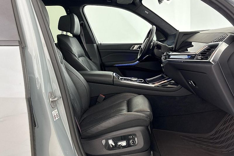 BMW X7 xDrive40i - fotka 15 z 29