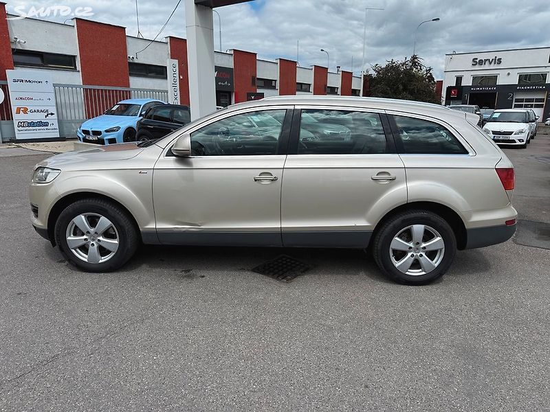 Audi Q7 3,0 TDI V6 QUATTRO - fotka 9 z 38