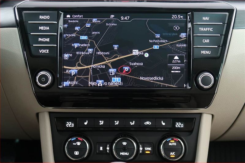 Škoda Superb (2017) Style 2.0 TDI, Kůže, Navi - fotka 12 z 17