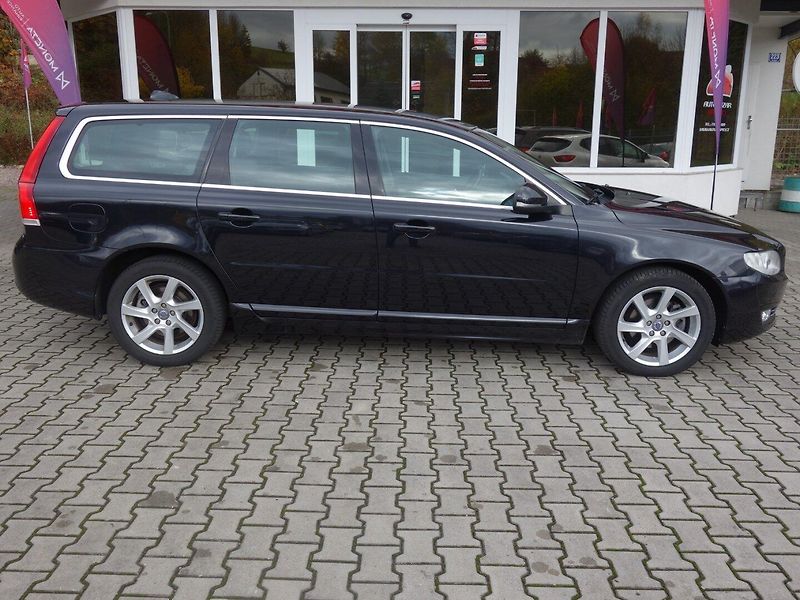 Volvo V70 (2015) 2.0D4 133kW 8A DRIVE - fotka 9 z 39