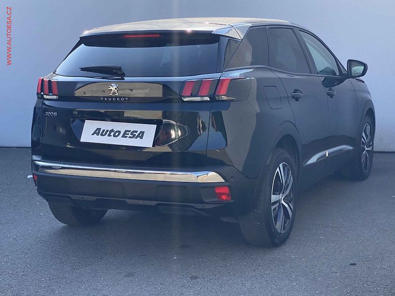 Peugeot 3008 (2019) 1.2PT, Allure, navi, kamera - fotka 4 z 17