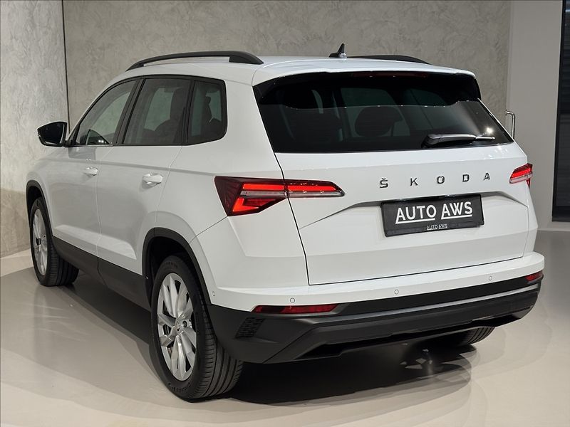 Škoda Karoq 2,0 TDi  DSG 4x4 Style Virtual - fotka 9 z 44