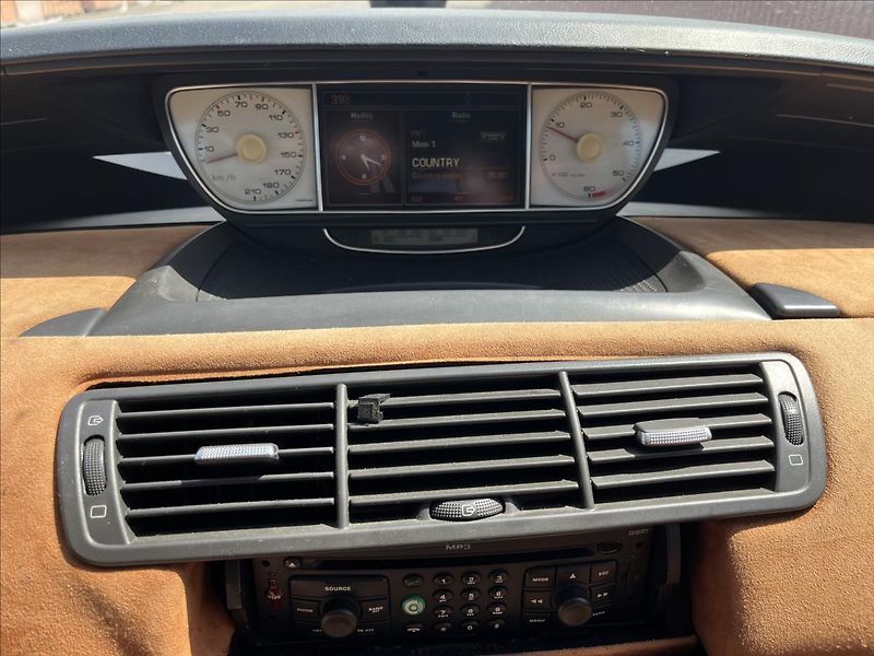 Lancia Phedra 2,0 JTD KLIMA TAŽNÉ STK 7/2028 - fotka 17 z 34