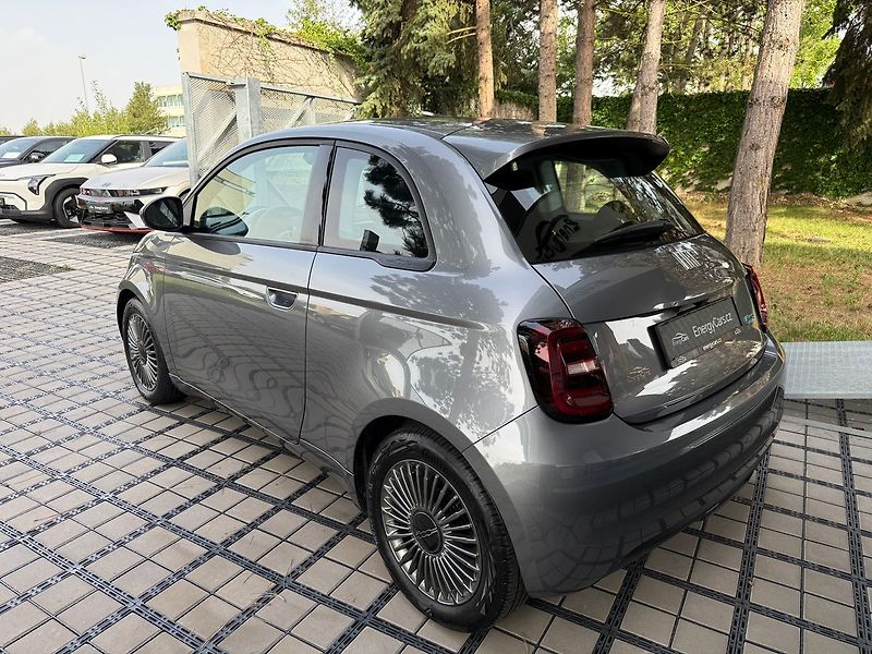Fiat 500 ICON 42 kWh Kamera - fotka 4 z 35