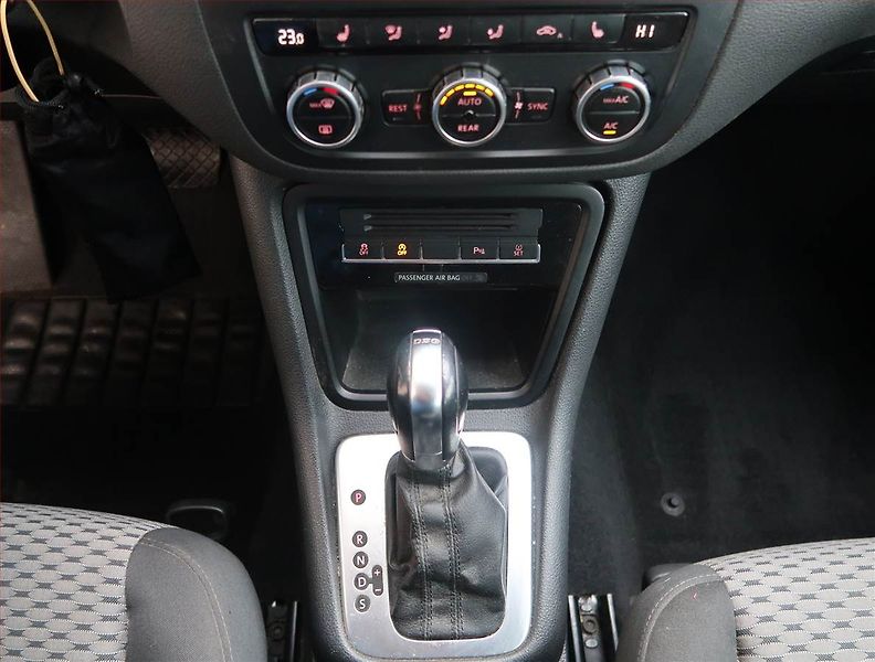 Volkswagen Sharan (2013) 2.0 TDI, Automat, Xenony - fotka 13 z 19