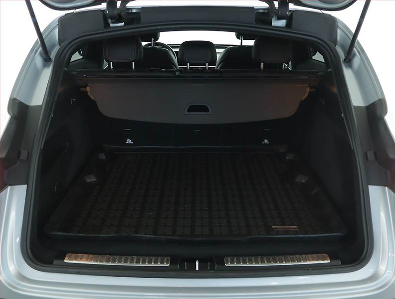 Mercedes-Benz EQC (2021) 400 4MATIC, SoH 97% - fotka 14 z 21