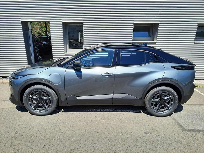 Subaru Uncharted (2026) Executive 77 kWh AWD 252 kW - fotka 4 z 64