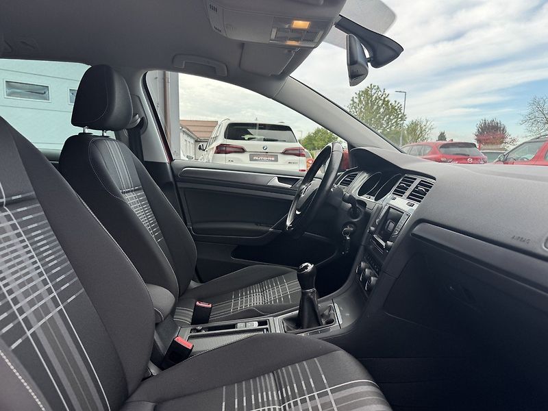 Volkswagen Golf (2016) 1.4TSi Lounge Navi Digi Klima - fotka 17 z 49