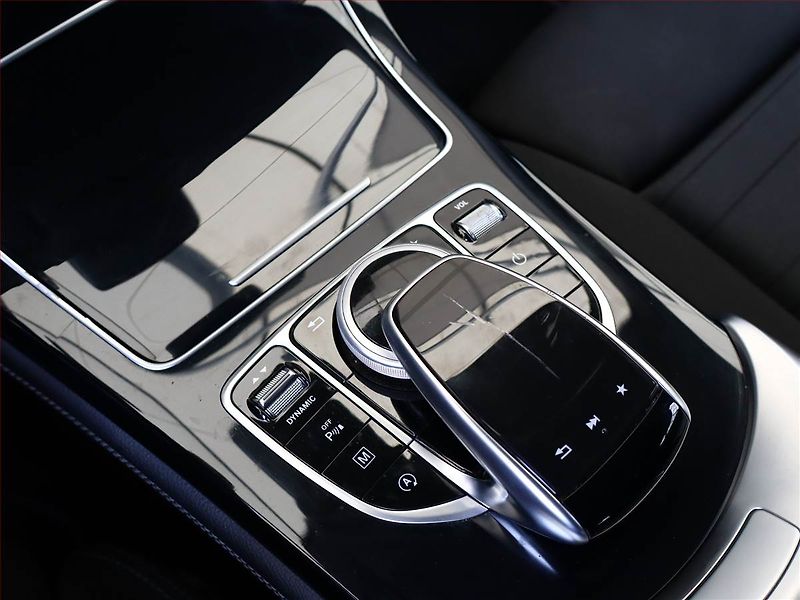 Mercedes-Benz GLC (2016) 220 d 4MATIC, 4X4 - fotka 20 z 22
