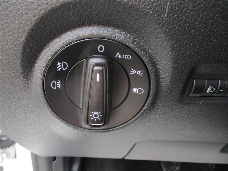 Škoda Fabia 1,0 TSI, servis,DPH,1.maj,CZ, - fotka 33 z 43