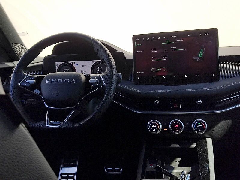 Škoda Superb (2025) Combi SportLine 2,0 Tdi 142 Kw - fotka 6 z 45