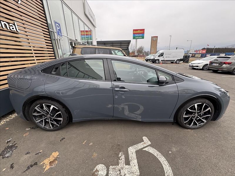 Toyota Prius 2,0 PRESTIGE - fotka 19 z 19